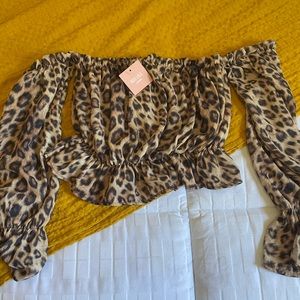Leopard print off the shoulder crop top
